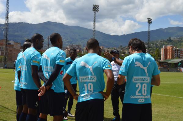 DIM en el Polideportivo Sur para dos amistosos este domingo 828) liquidados con empate y derrota. Foto tomada de la cuenta Twitter del  Independiente Medellín