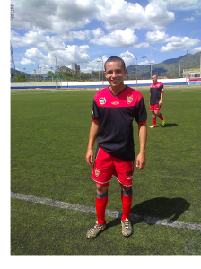 Danny Madrid, autor del segundo gol de Ferroválvulas  ante la U. de Antioquia 2 x 1. El gol fue de tiro libre al minuto 87. Golazo . Foto Carlos Julio Serna