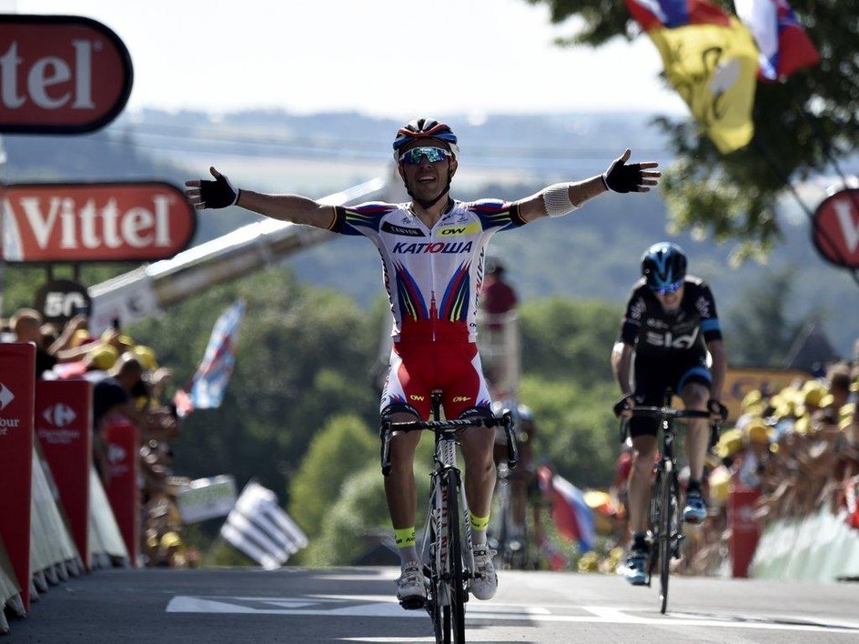 El pedalista español Joaquim Purito Rodriguez (Katusha) fue ganador de la tercera etapa en el muro de Huy. Chris Froome (Sky) llegó segundo y se hizo líder. Foto cortesía Team Sky.