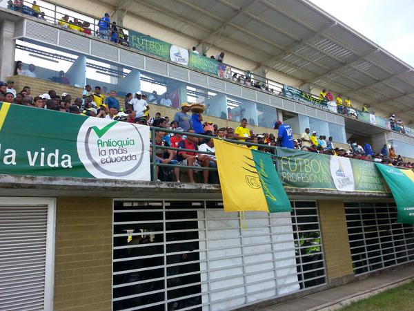 TURBO: Estadio J.J. Tréllez. Hoy se juó el clásico entre el líder Bucaramanga y Leones F.C., La victoria fue para el visitante 1 x 0. Foto Twitter Leones F.C.