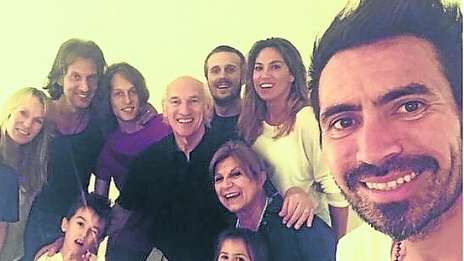 Año 2015. Con su familia, con su yerno Carlos Bianchi. Foto ole.com.ar