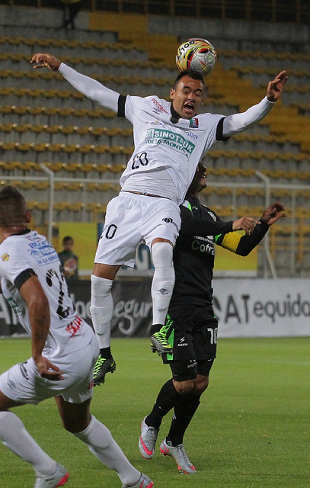BOGOTÁ. En la agonía, minuto 89, Marlon Piedrahita con su gol le arrebató el invicto local a Equidad. Foto Colprensa.