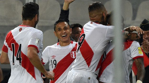 La Selección Peruana sumó sus primeros tres puntos en las Eliminatorias ante Paraguay con gol de la ‘Foquita’.. Foto AFP /depor.pe
