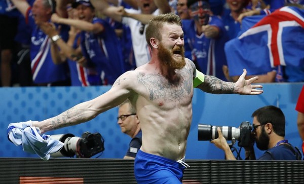 Islandia recordará esta edición del torneo para siempre, más allá del resultado del siguiente partido porque derrotó a Inglaterra por 2-1 y clasificó por primera vez en su historia a los cuartos de final del torneo. Foto Reutes, tomada de peru21.pe.