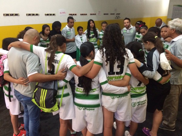 BUCARAMANGA. Selección Antioquia Infantil, rama femenina, venció hoy viernes (1) a Meta 3x1 en la segunda salida del torneo nacional. Foto tomada de la cuenta Twitter Liga Antioqueña.