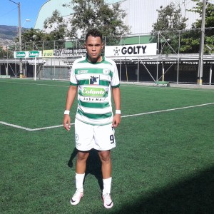Rivaldo Correa, delantero que pertenece al club Jugador de Estudiantil, le hizo cuatro goles al Magdalena. Foto Carlos JUlio Serna / Cápsulas.