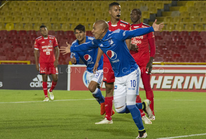 bogotá. A piuerta cerrada ganó Millonarios 3x2 ante Fortaleza. Jonathan Estrada celebra