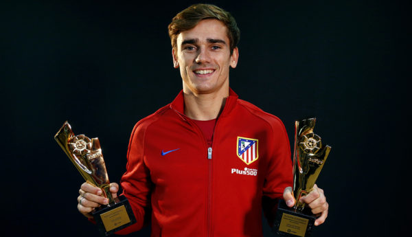 Griezmann ganó el premio al 'Jugador Cinco Estrellas Mahou' y a LaLiga por el galardón al Mejor Jugador de LaLiga 2015/2016. Foto Atlético de Madrid.