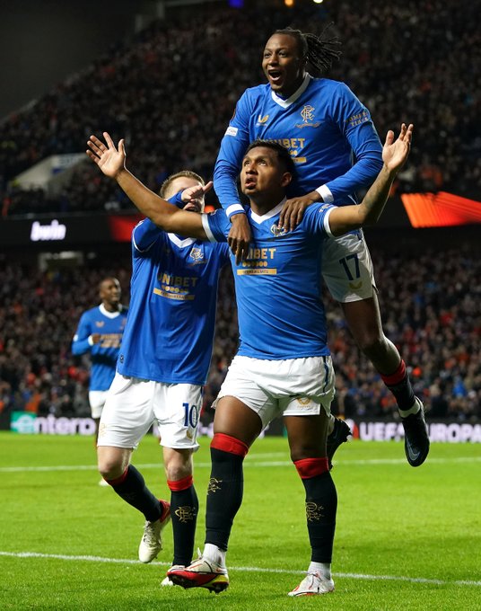 Europa League Doblete de Morelos. Resultados. Capsulas de Carreño